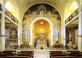 Chapelle Notre-Dame de la Médaille Miraculeuse - chœur et autels latéraux