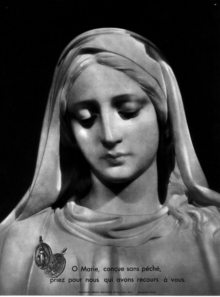 image de la Vierge de la rue du Bac en noir et blanc