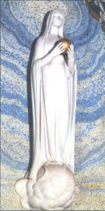 Vierge puissante rue du Bac