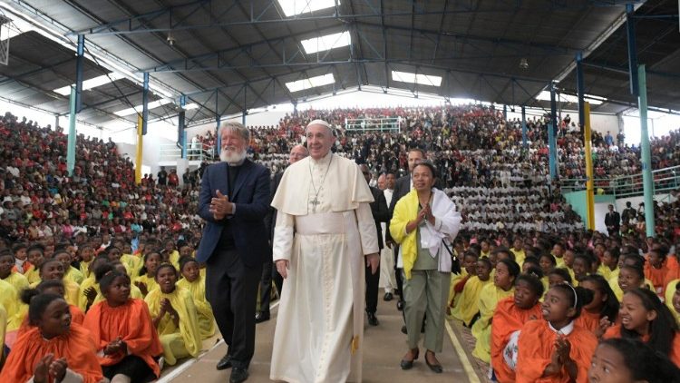 Rencontre du Pape avec les les prêtres, religieux, consacrés et séminaristes - Collège Saint-Michel, Antananarivo - 8 septembre 2019 (Vatican Media) Rencontre du Pape avec les les prêtres, religieux, consacrés et séminaristes - Collège Saint-Michel, Antananarivo - 8 septembre 2019 (Vatican Media)