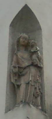 Vierge Marie angle rue de Sèvres rue St Placide à Paris Vierge Marie angle rue de Sèvres rue St Placide à Paris