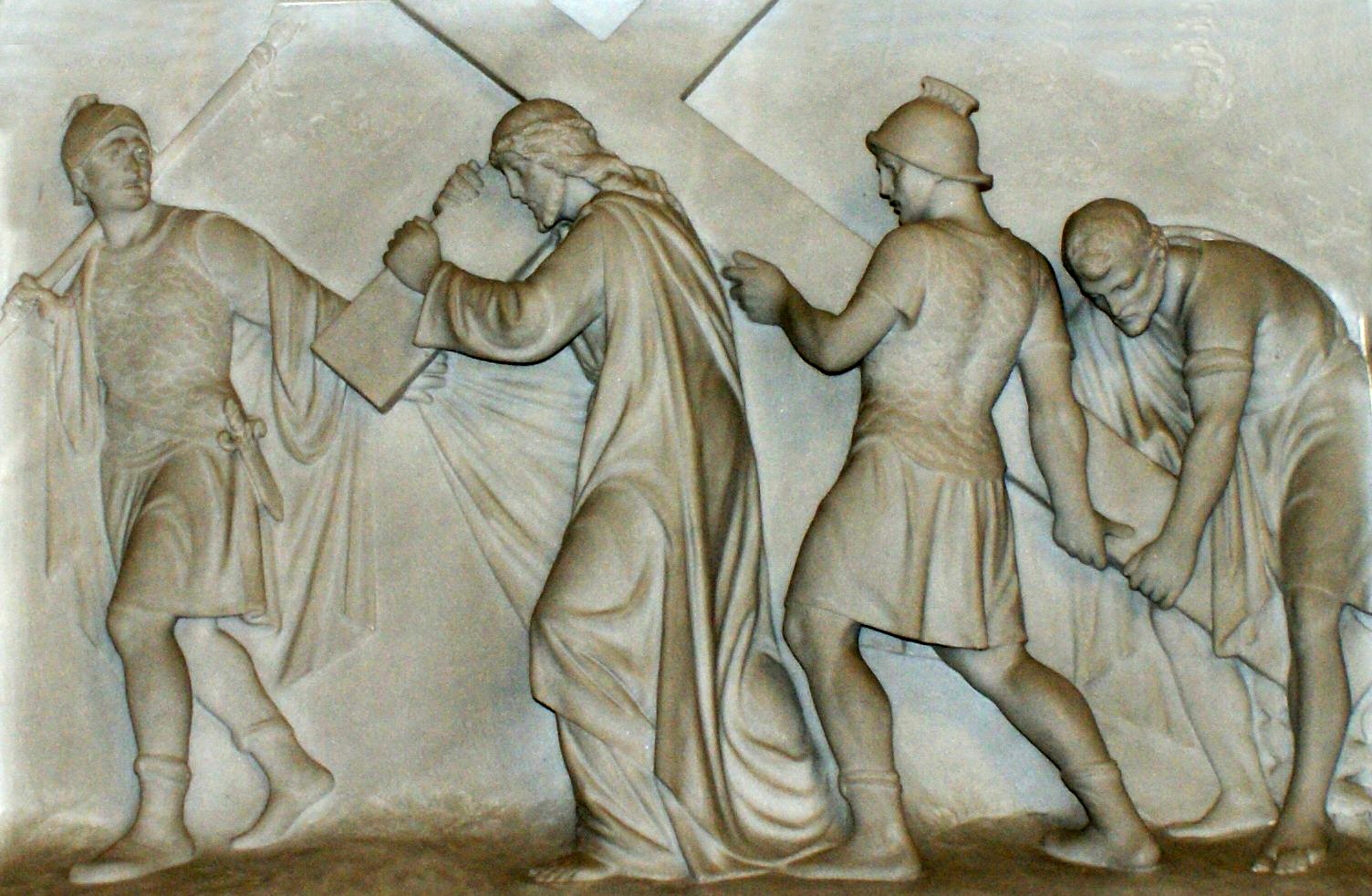 Jésus est chargé de sa croix - chapelle 140 rue du Bac Paris